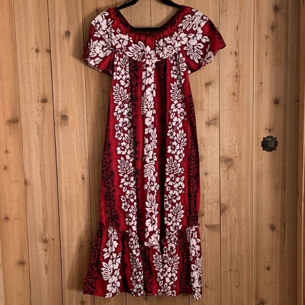 Chic Red Floral Maxi Dress